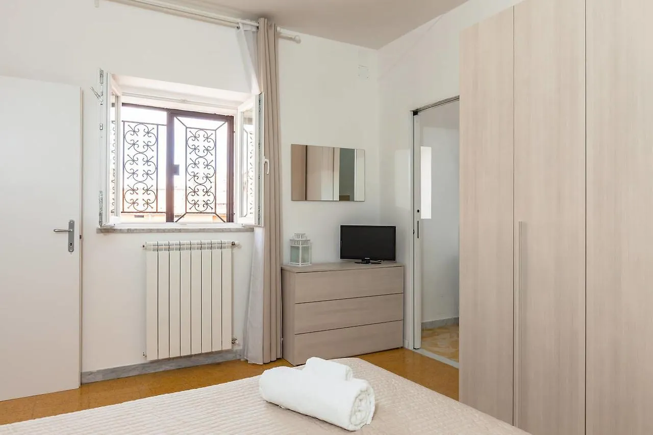 *** Bed & Breakfast L'Opera Apartments Rom Italien